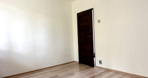 Apartament 2 Camere Favorit Lux Etaj 1 Renovat Complet