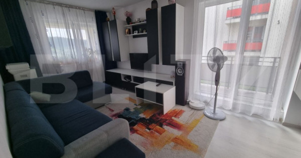 Apartament 3 camere decomandate, etaj intermediar, zona Rest