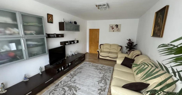 Apartament 3 camere, 2 bai - zona Racadau