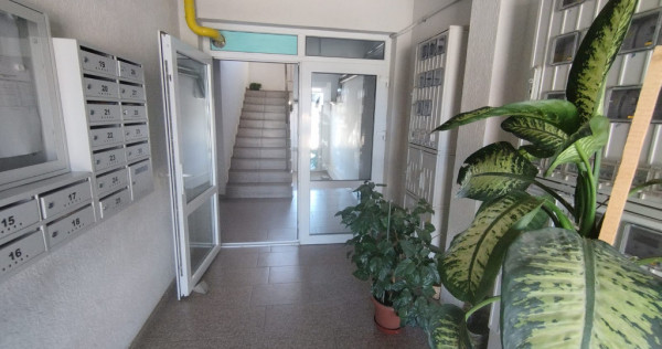 Apartament 2 camere cu balcon zona excelenta