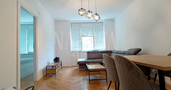 Apartament cu 2 camere in zona centrala.