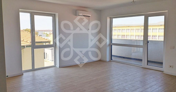 Apartament cu 3 camere in Prima Urbana