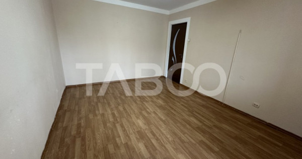 Apartament 2 camere etaj intermediar zona 1 Decembrie Fagara