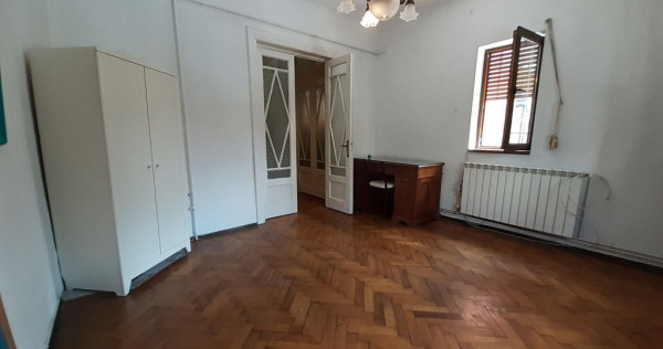 Mall Vitan Dudesti duplex Parter+demisol in vila, semi sa...