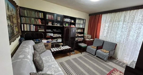 De vanzare 3 camere etajul 2 , mobilat, 55000 euro