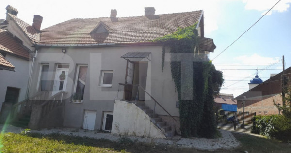 Apartament la casa, zona centrala, 100 mp utili, Radauti