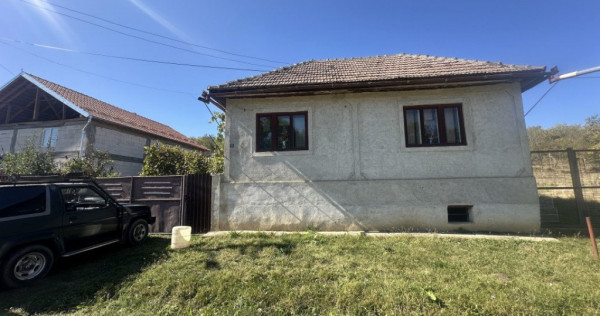 Casa 3 camere cu teren 2000 mp in Toparcea