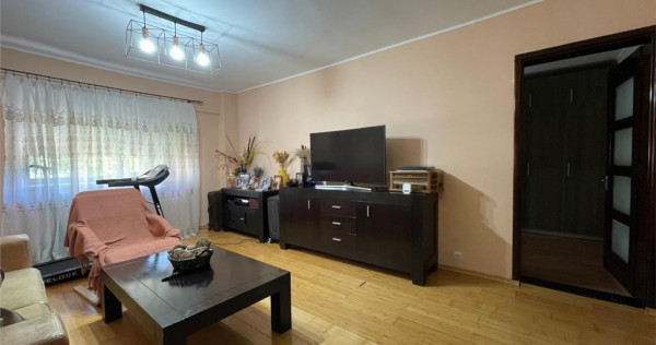 Apartament 4 camere de zona Pelican Tulcea