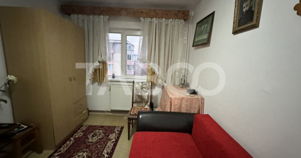 Apartament 2 camere 50 mpu 2 balcone beci etaj 3 Zona Castan