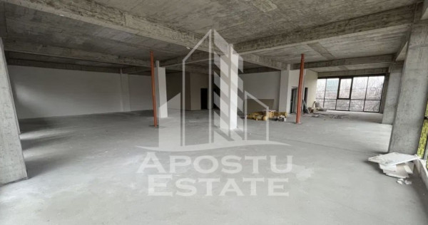 Spatiu comercial 340 mp utili, SAD, etaj1, parcari, Toron...