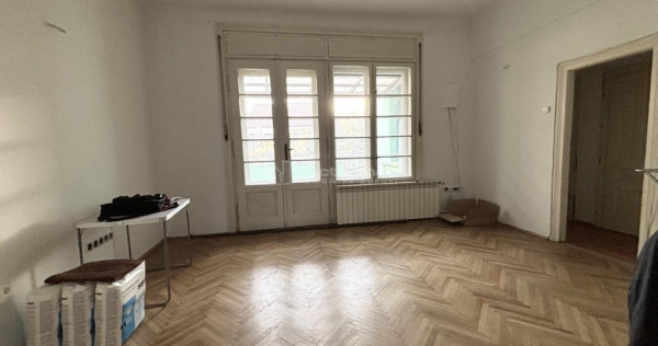 Apartament cu 3 camere - 91 mp utili - centru - Loca#539;ie