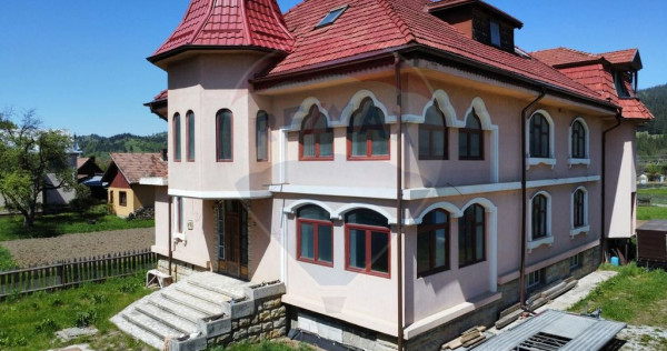 Pensiune/Casă cu 18 camere de v&acirc;nzare &icirc;n Campulung Mol...