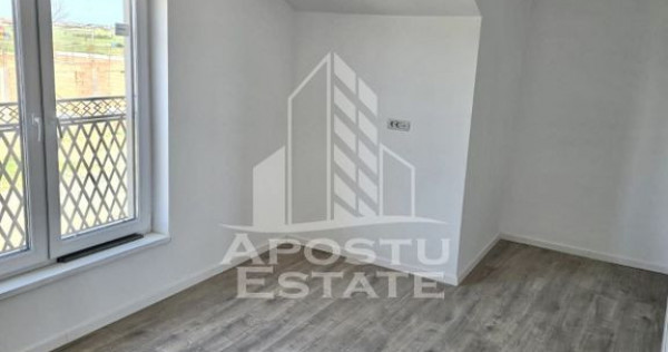 Duplex modern 4 camere la asfalt cu toate utilitatile - M...