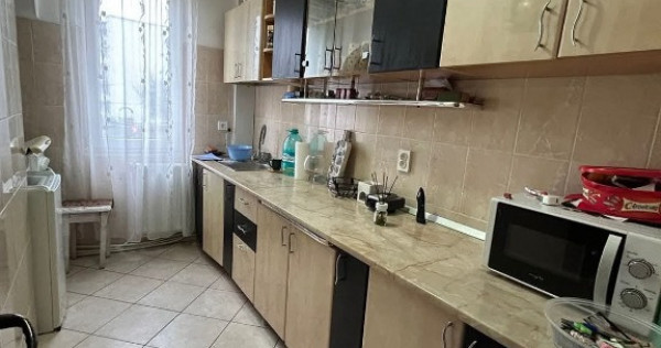 De vanzare apartament cu 3 camere