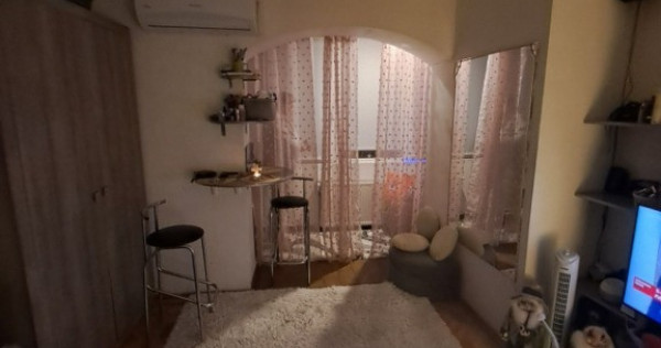 Garsoniera Centru langa mall AFI,bloc apartamente,mobilata,61200 Euro