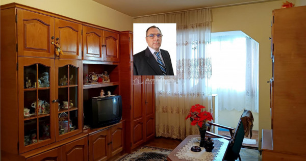 Moldova Noua, Apartament 2 Cam. Semidecomandat