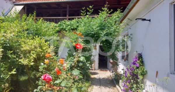 Casa 214 mp utili singur in curte 800 mp teren zona centrala