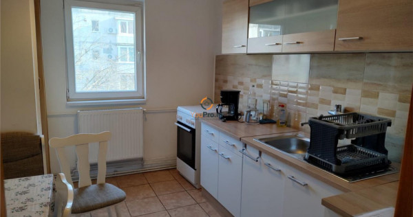 Apartament cu 4 camere decomandat etaj 3 zona Girocului