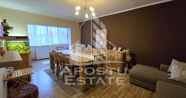 Apartament cu 4 camere, renovat, centrala proprie, zona B...