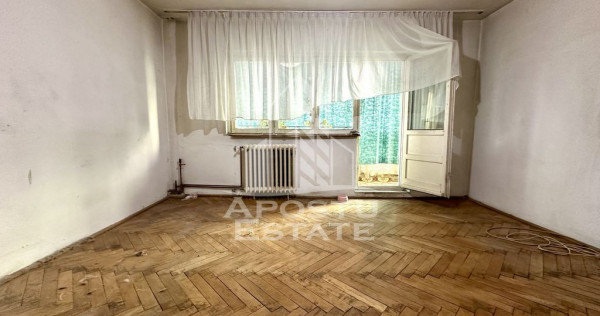 Apartament 3 camere, etaj 2, zona Sagului