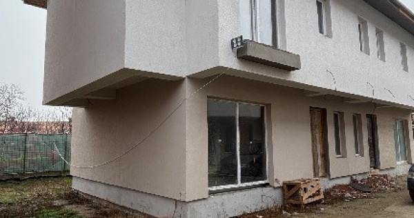De Vânzare: Casă Tip Duplex cu Etaj și Pod–4 Camere, 3 Băi