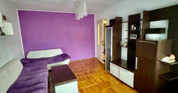 Apartament 4 camere,zona Ion Creanga