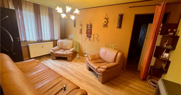 Apartament 3 camere, în Ploie?ti, zona Vest, Piata Aurora