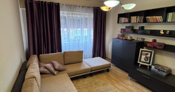 Vand apartament cu 3 camere