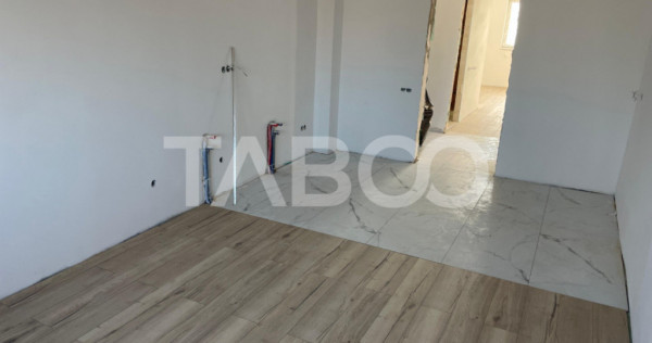 Apartament de vanzare cu 2 camere decomandate cu balcon