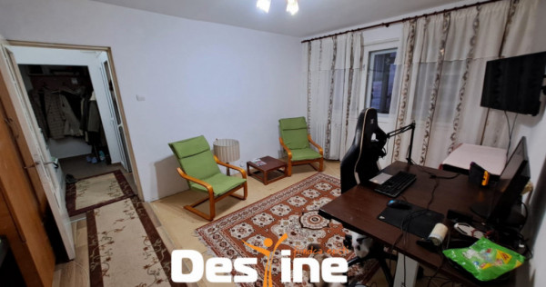 Alexandru cel Bun, apartament 3 camere, semidecomandat , 55.