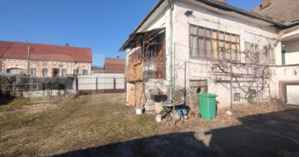 Casa renovabila, 120 mp utili ,teren 300 mp intravilan,zona