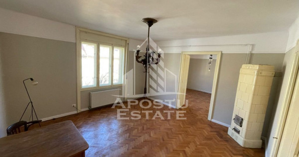 Casa individuala pe 2 nivele in zona Balcescu