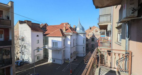 VÂNDUT! Aleea Albac - raritate - Apartament cu 4 camere,...