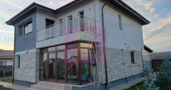 Săbăreni, vilă S+P+1, curte 568 mp, aproape de pădure