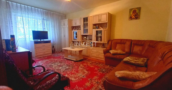 Apartament 3 Camere, etaj 1, zona Nicolina 1