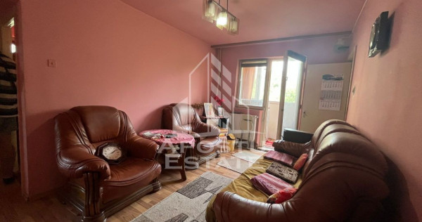 Apartament cu 3 camere, centrala proprie, etajul 1, zona ...