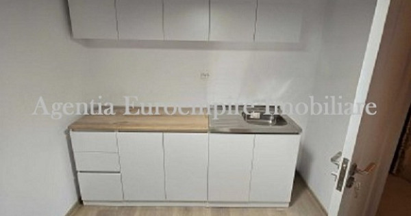 Apartament 2 camere semidecomandat zona CET