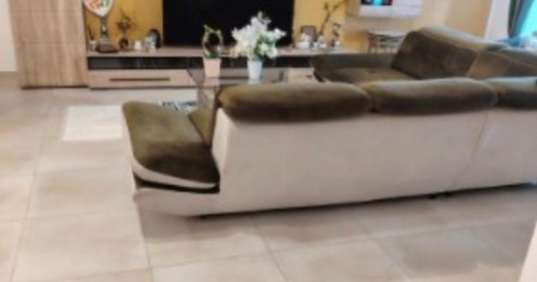 Casa moderna 180 mp, Radauti