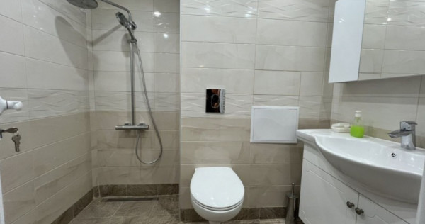 Spre vanzare 3 camere in zona Florilor