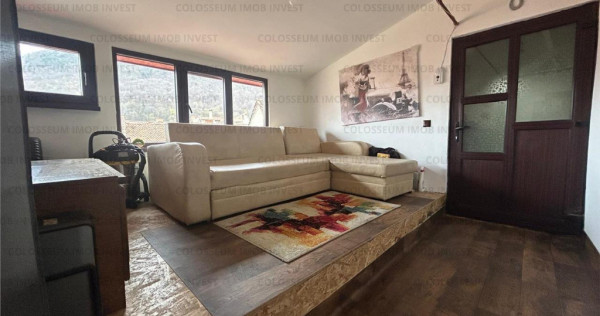 Apartament cu 3 camere, semidecomandat - zona Centru Istoric