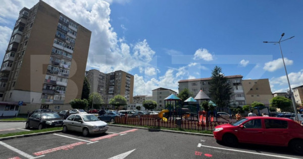 Apartament cu 2 camere, decomandat, 41 mp, zona 9 Mai, Plopi