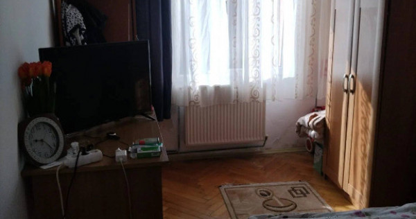 Apartament cu 3 camere, semidecomandat - zona Astra..