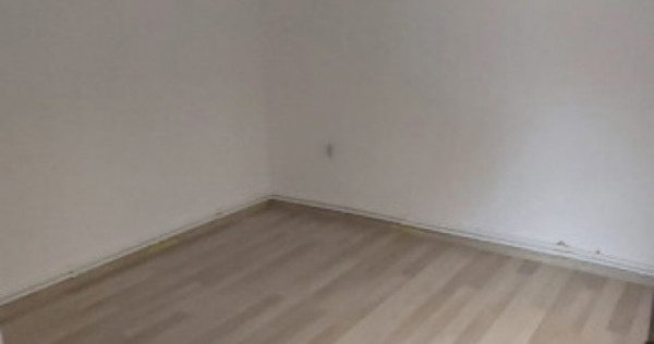 Casa 5 camere situata in zona MEDEEA