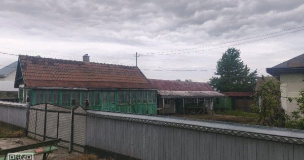 2 Case + 1600 mp Teren, zona centrala Balinesti, Siret