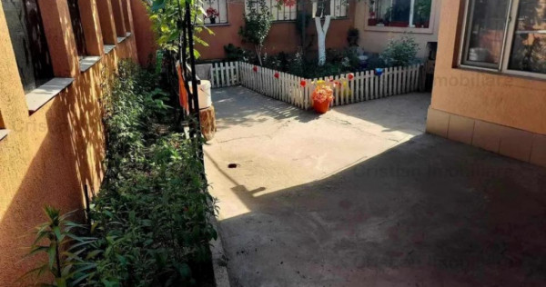 CARAMIDA, Casa zona Lacu Dulce, 4 camere, teren 250 mp