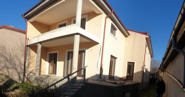 Super VILA P 1 M, 310mp construiti Teren 470mp cu 12 deschi