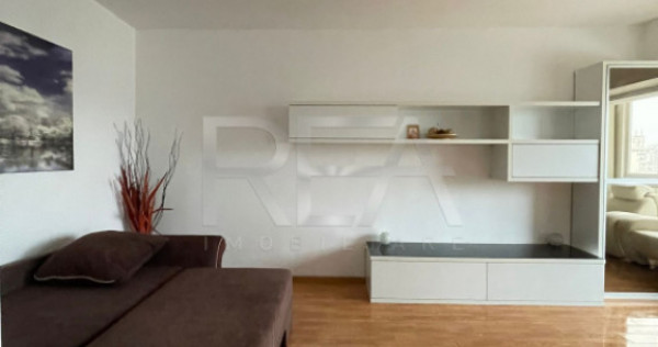 Garsonieră, Vitan Mall, an 1988, 40 mp, metrou, renovat