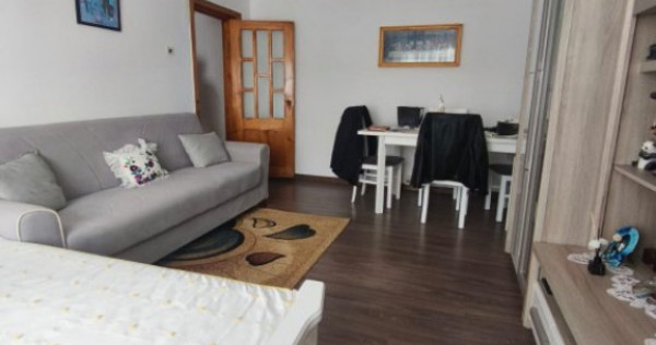 Apartament 2 camere, 49 mp, decomandat, Siret
