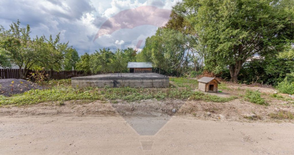 Teren intravilan cu fundație, proiect de casa, Avram Ian...