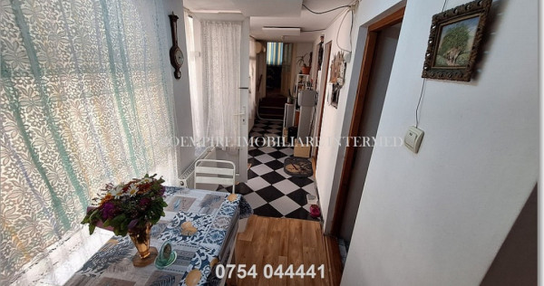 Apartament 4 camere de vanzare in Centrul Constantei